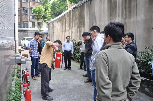 集團(tuán)公司組織安全消防演練