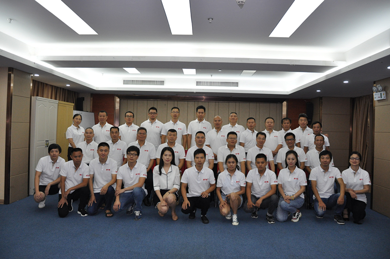 集團公司召開撒可富“賦能2019”夏季攻堅戰(zhàn)總結(jié)會議