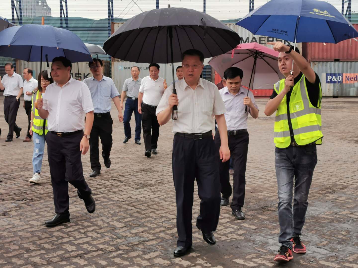 中華全國(guó)供銷合作總社黨組成員、理事會(huì)副主任王偉蒞臨省農(nóng)資集團(tuán)南方物流中心調(diào)研指導(dǎo)工作