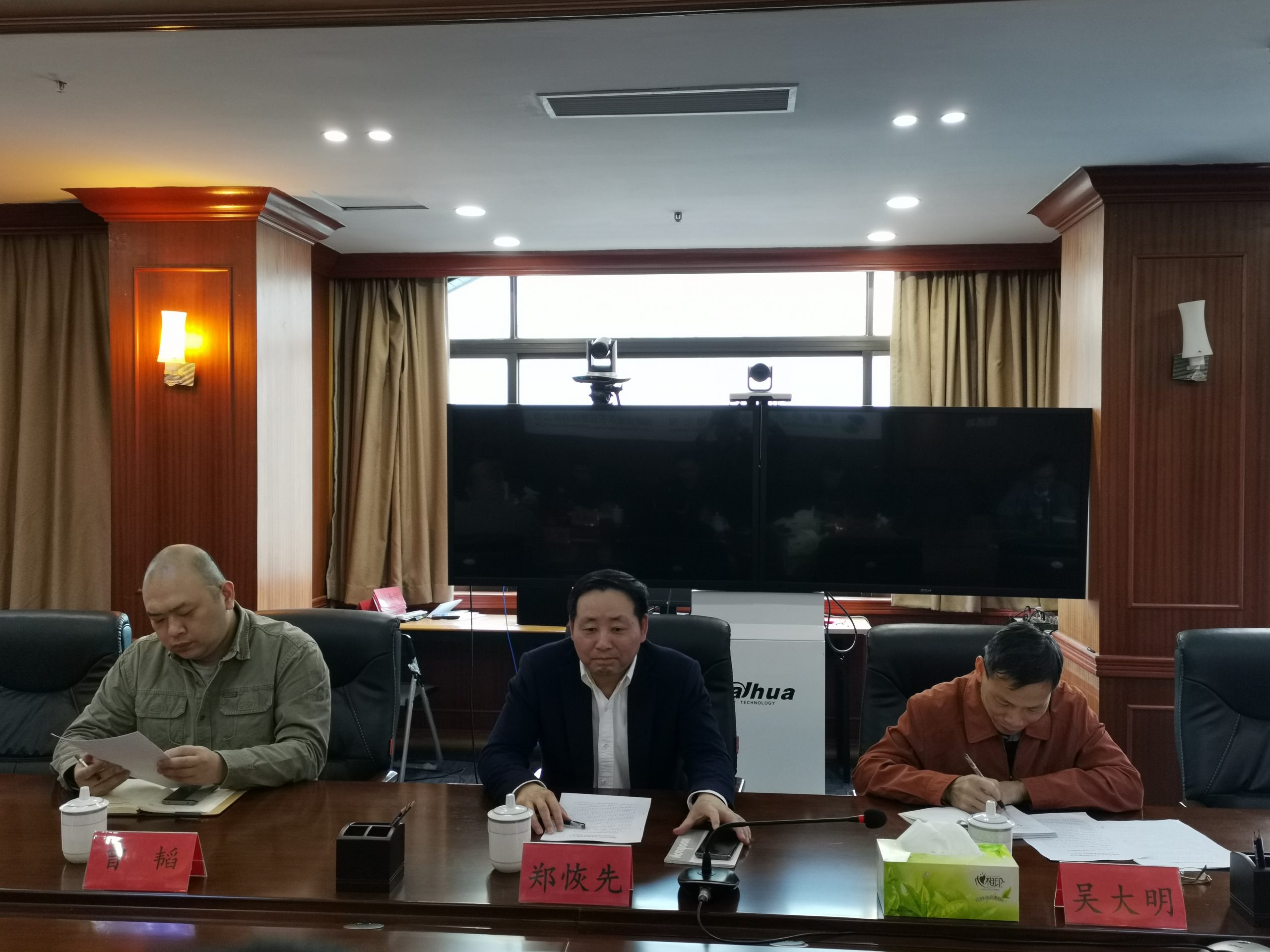 省供銷社紀檢組長鄭恢先到集團公司開展從嚴治企專題調(diào)研