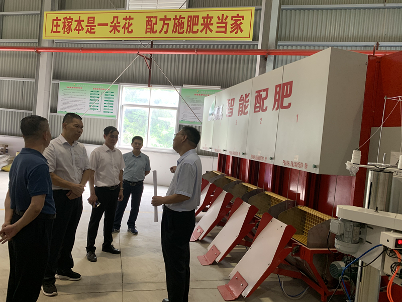 省社黨組成員、副主任占飛豹到閩西公司調(diào)研指導(dǎo)