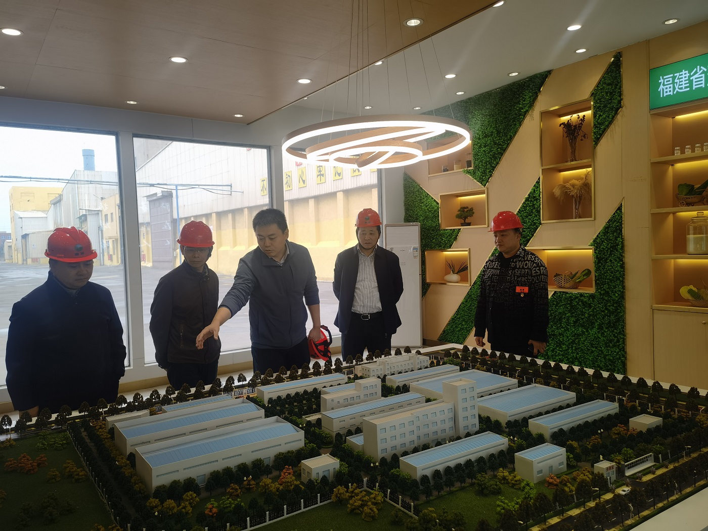 省社黨組成員、紀檢組組長鄭恢先到鑫源肥業(yè)調(diào)研指導(dǎo)