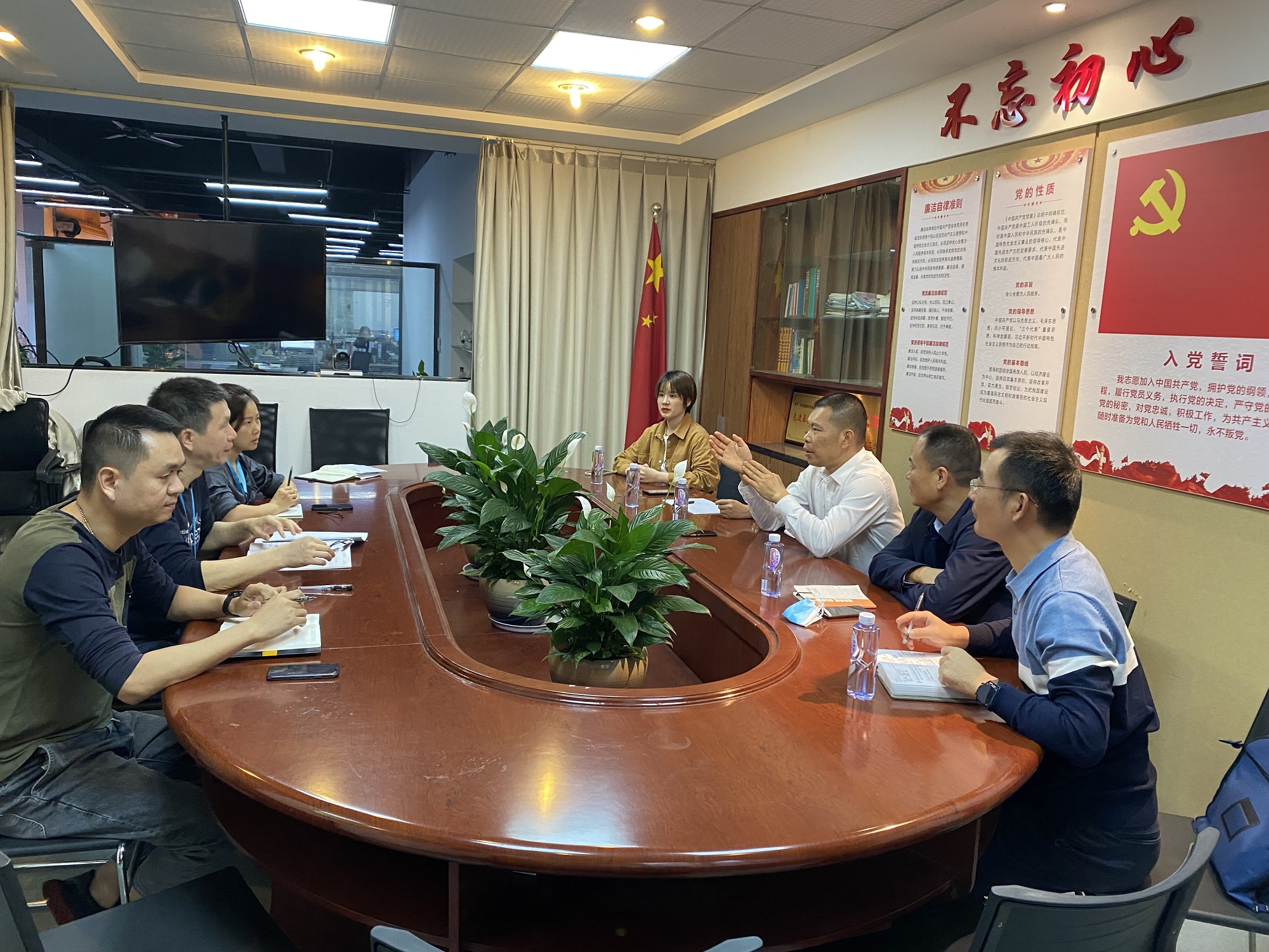 省供銷社黨組成員、副主任占飛豹到廈門公司調(diào)研指導(dǎo)