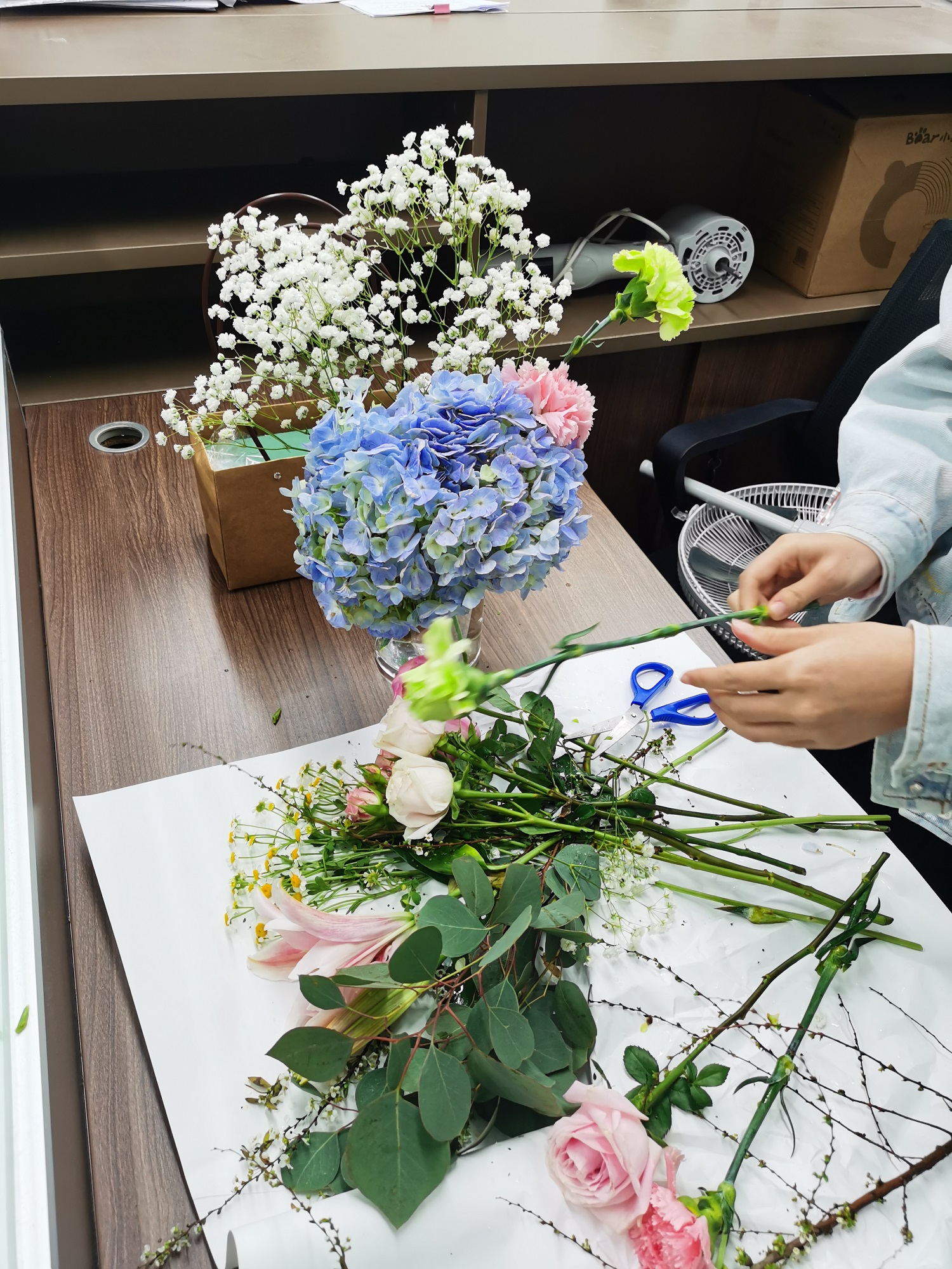 集團(tuán)公司女工委舉辦婦女節(jié)插花DIY活動